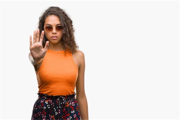 梦见辩护:他人为自己辩护,有贵人相助