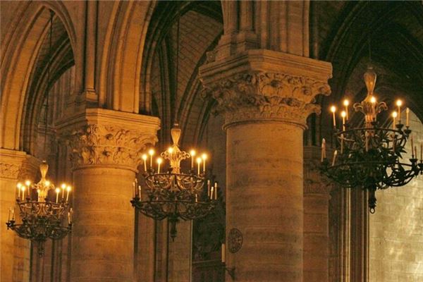 梦见柱子:柱斜不祥,柱倒人危