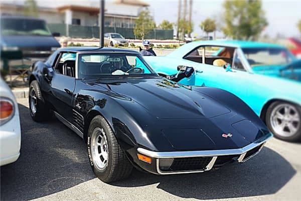 梦见车水马龙:车子抛锚,做事不顺