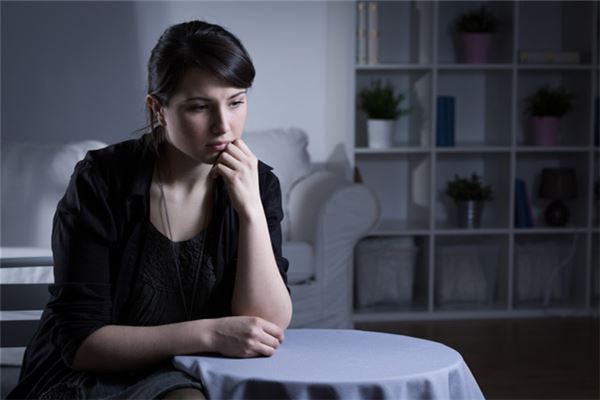 梦见寡妇:近期会有损失