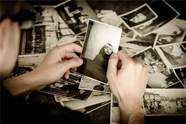 梦见死人遗像：梦死人遗像，解现实之忧