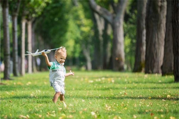 梦见玩具:梦购玩具,家有麒儿