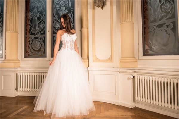 梦见自己穿婚纱,却不是想结婚