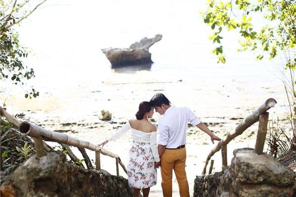 梦见和亲人结婚,和亲人拍结婚照