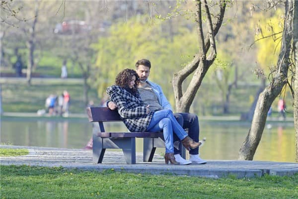 梦到父亲外遇是什么意思