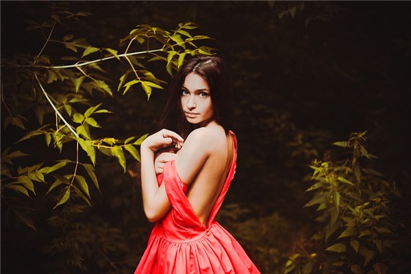 梦见别人脱衣服是什么意思