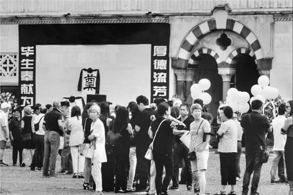 梦到送葬的队伍是什么意思