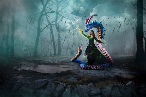 梦到女人蛇缠自己衣服是什么意思