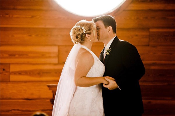 梦见和丈夫结婚是什么意思