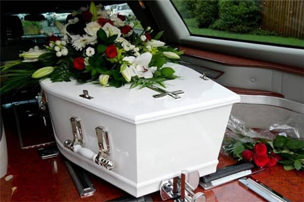 梦到躺棺材里是什么意思