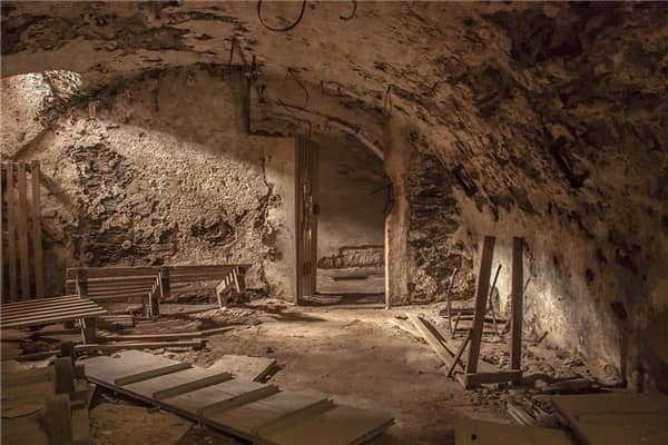 梦见挖地窖是什么意思