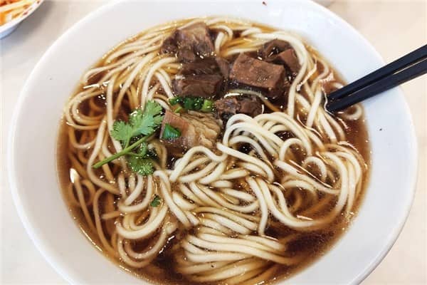 梦见吃牛肉面怎么说