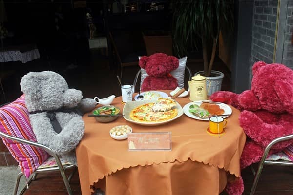 梦到请人吃饭是什么意思