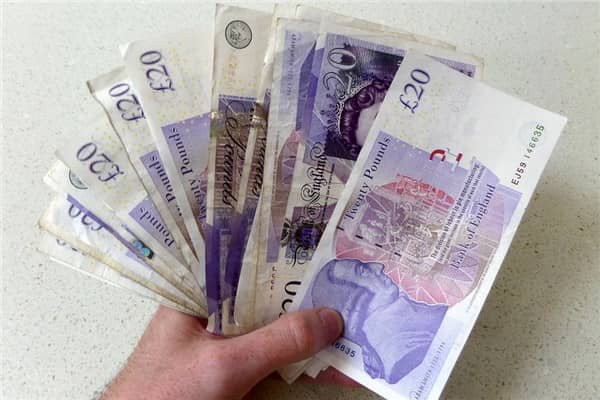 梦到了给別人钱是什么意思