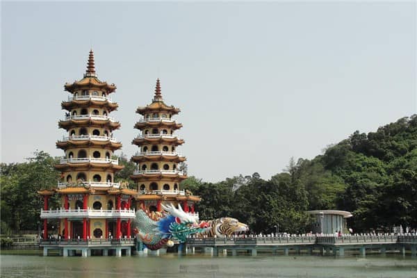 梦到龙潭是什么意思