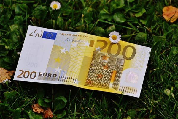 梦到了欠别人钱是什么意思