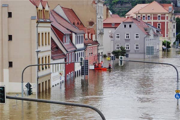 梦见水冲房子是什么意思