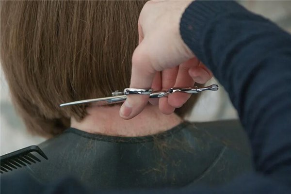 梦见头发被剪是什么意思