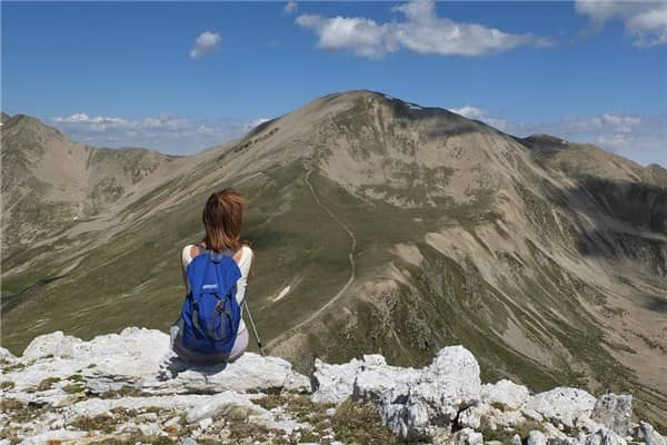 梦到了登高望远是什么意思