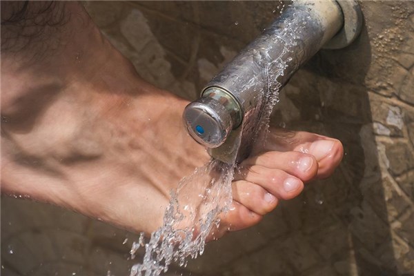 梦到自己洗脚好不好