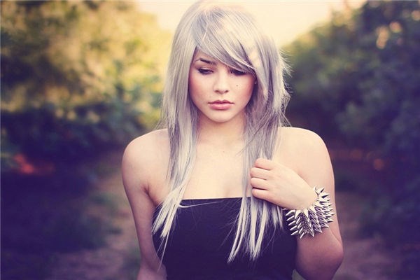 梦到乳房流血是什么意思