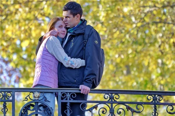 梦到了和男人拥抱是什么意思