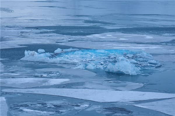 梦见河面结冰是什么意思