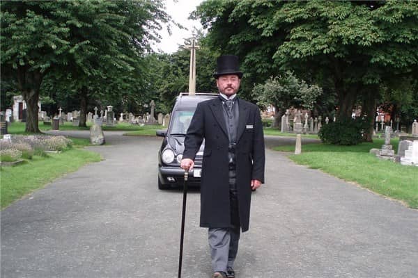 梦到了棺材里的人活了是什么意思