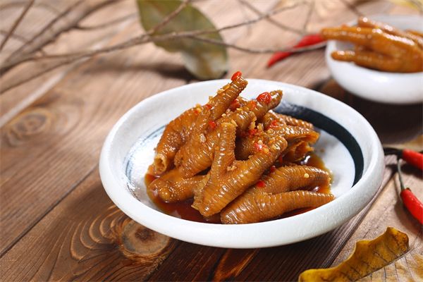 梦到吃鸡脚是什么意思