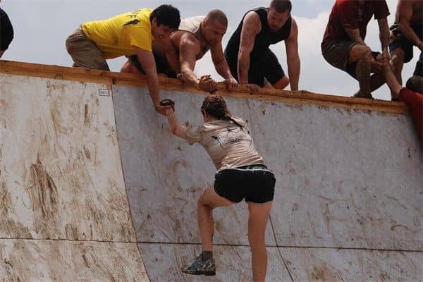 梦到了自己掉茅坑是什么意思