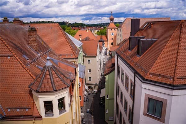 梦到了楼顶漏水是什么意思