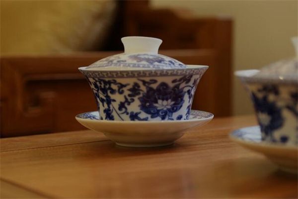 梦到青花瓷是什么意思