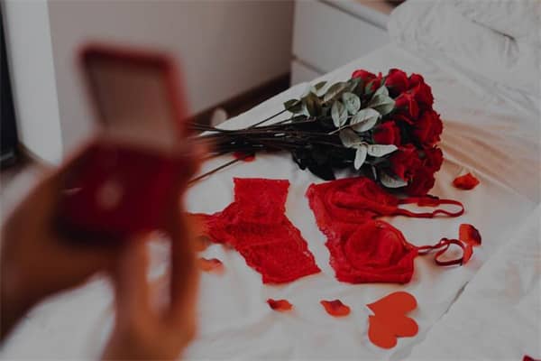 梦到了内衣内裤是什么意思