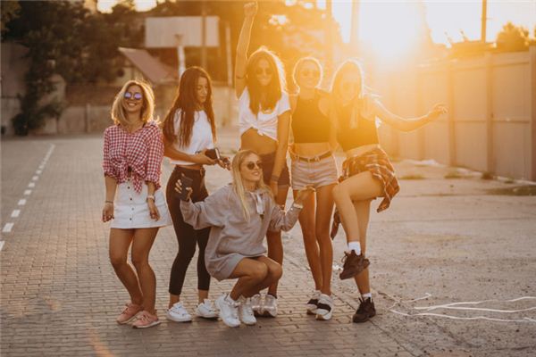 梦见高中同学聚会