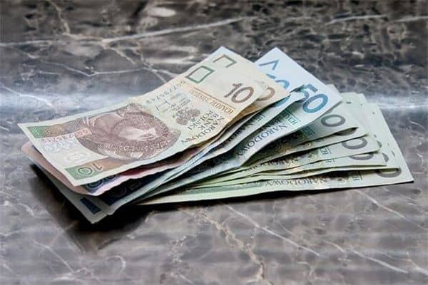 梦到钱给别人会是什么意思