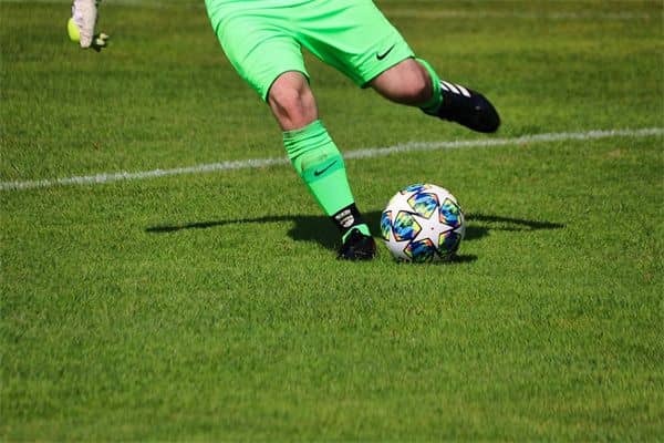 梦到踢足球是好是坏