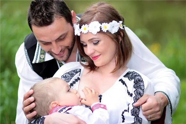 梦见生孩子喂奶