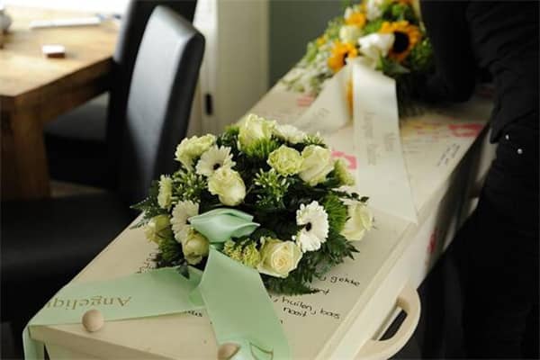 梦到朋友父亲去世