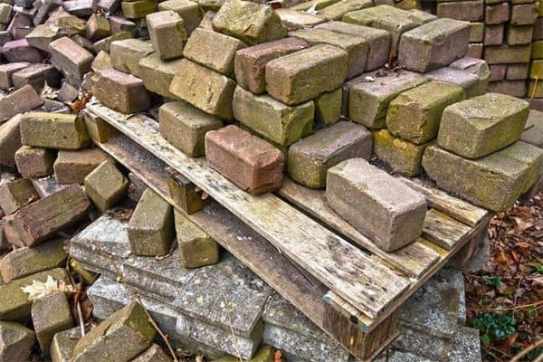 梦到了搬砖头是什么意思