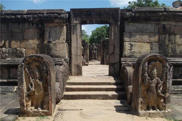 梦到了庙门是什么意思