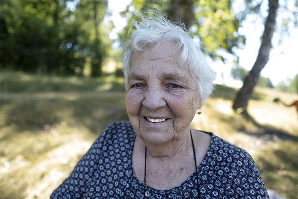 梦到了去逝的奶奶是什么意思