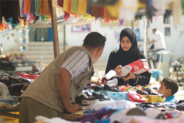 梦见自己买鞋子