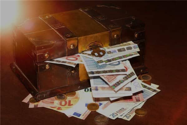 梦到了许多钱是什么意思