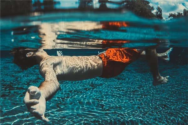 梦到了儿子被水冲走是什么意思