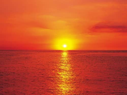 太阳沉入大海